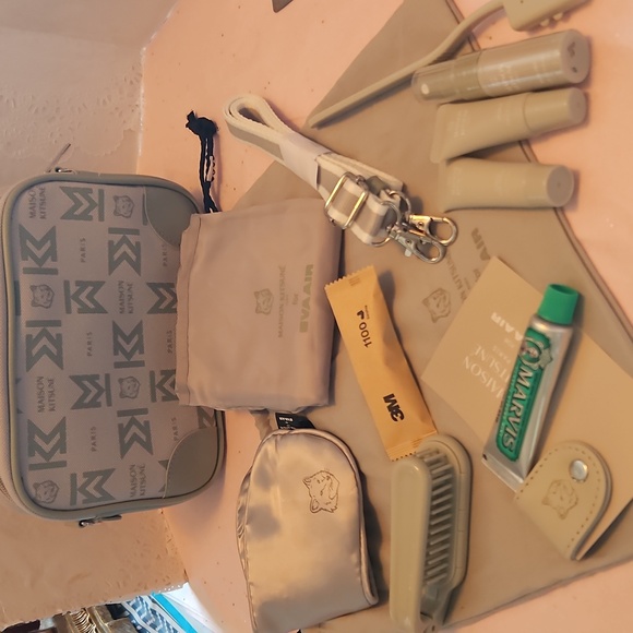 MAISON KITSUNE, Women's cross body And Travel Kit. - Picture 9 of 16